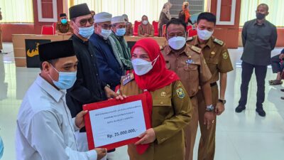 Pemkot Bandarlampung Serahkan Bantuan Operasional bagi Pondok Pesantren