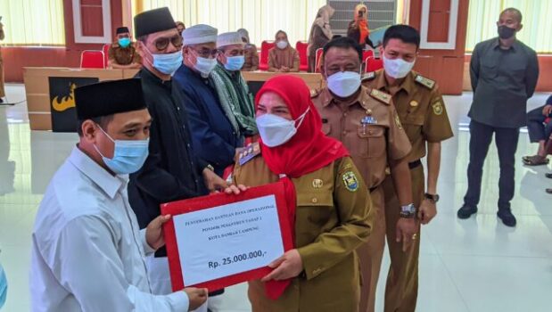 Pemkot Bandarlampung Serahkan Bantuan Operasional bagi Pondok Pesantren