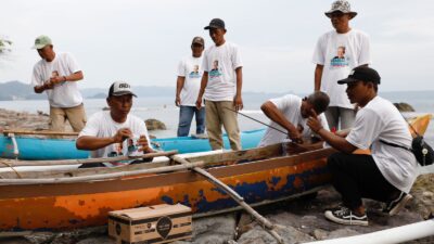 Nelayan di Lampung Selatan Tambah Semangat Melaut Setelah Dibantu Renovasi Perahu oleh Komunitas Nelayan Pesisir