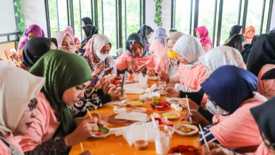 Mak Ganjar Lampung Gelar Workshop Lukis Gerabah