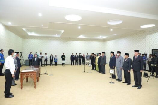 Rektor Unila Lantik Empat Wakil Rektor dan Ketua LPPM