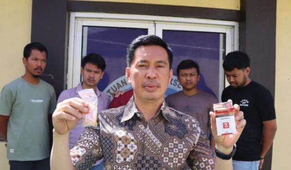 Bandar Narkoba di Tanggamus Ancam Istri dan Anaknya dengan Pisau Saat Mau Ditangkap