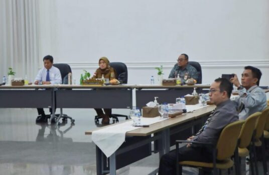 Wagub Chusnunia Mengikuti Pertemuan Tahunan Industri Jasa Keuangan 2023 