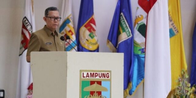 Sekdaprov Lampung Sampaikan Jawaban Gubernur atas Pandangan Umun Fraksi DPRD tentang Tiga Raperda