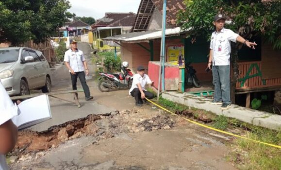 Lama Rusak, Jembatan di Tanjungaman Lampung Utara Ambrol