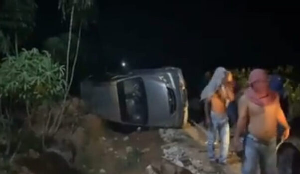 Tangkap Bandar Narkoba, Personel Satres Narkoba Polres Lamteng Diserang Massa dan Mobilnya Digulingkan