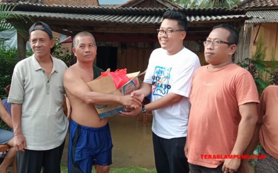 Bantu Korban Banjir, BMI Lampung Utara Bagikan Ribuan Nasi Kotak