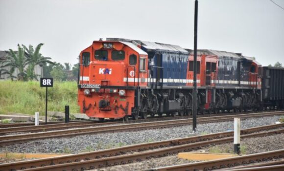 Angkut 23,8 Juta Ton Barang, Kinerja Angkutan Barang Divre IV Tanjungkarang Terus Meningkat