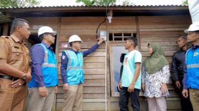 Bertahun-tahun Tak Bisa Nikmati Listrik, 3.024 Warga Dapat Bantuan Pasang Listrik dari Donasi Pegawai PLN