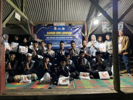 Ganjar Milenial Gelar Bukber dan Santunan Anak Yatim di Lampung Timur