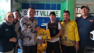 Kadis Sosial Lampung Serahkan Bantuan untuk Korban Banjir di Lampung Tengah dan Lampung Utara