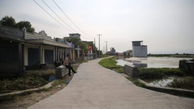 Bupati Lamsel Resmikan Jalan Cor Beton Dusun Kuala Jaya Kecamatan Sragi