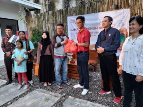 CCEP Indonesia dan KFC Indonesia Selenggarakan Buka Bersama dan Donasi kepada Masyarakat di Delapan Kota di Indonesia