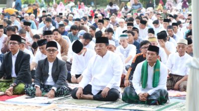 Gubernur Arinal Djunaidi dan Wakil Gubernur Chusnunia Shalat Ied di Lapangan Enggal
