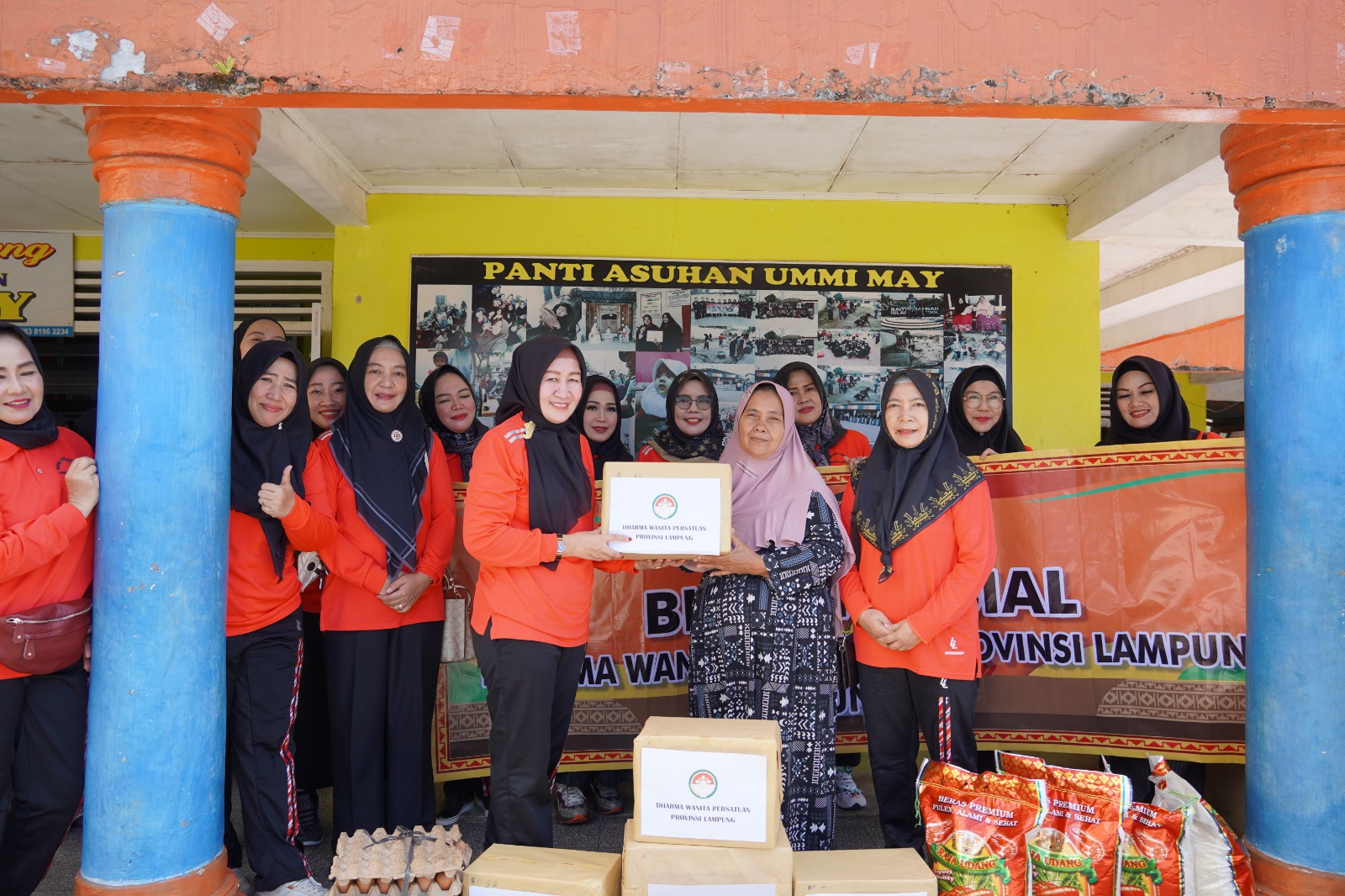 Dharma Wanita Persatuan Lampung Gelar Pertemuan Rutin dan Bakti Sosial