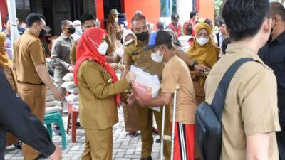 Baznas Kota Bandarlampung Bagikan 120 Ton Beras untuk 24 Ribu KK