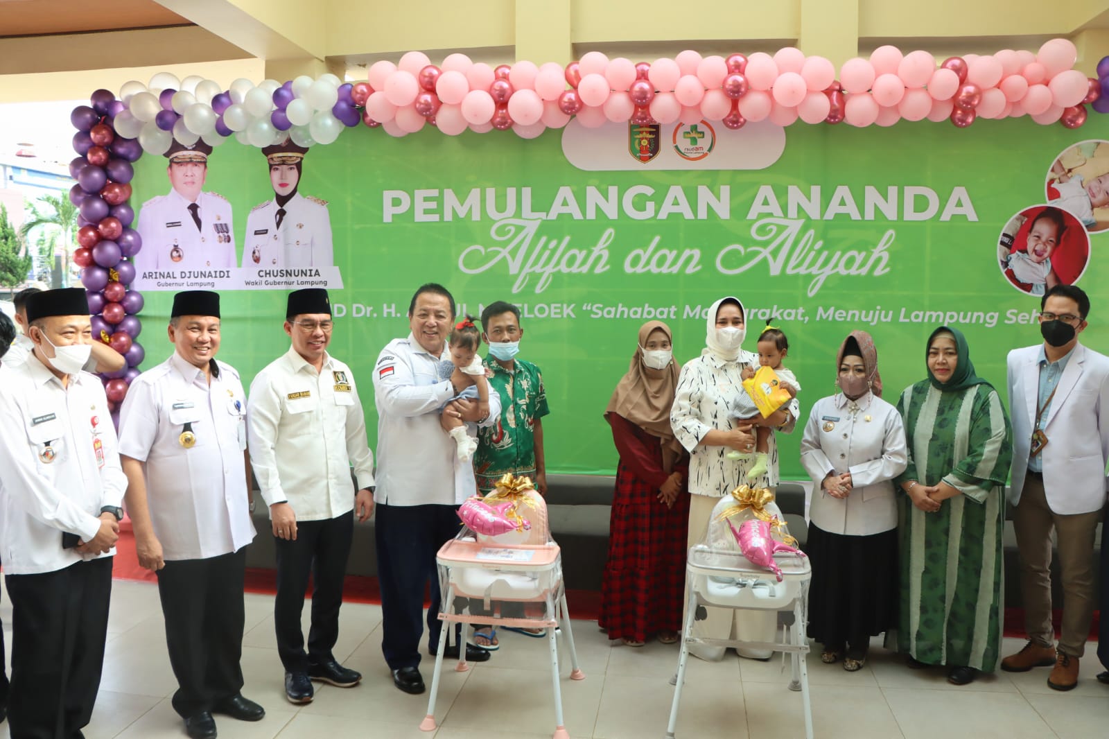Gubernur Arinal Djunaidi Lepas Kepulangan Bayi Kembar Siam Asal Lampung Utara
