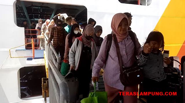 Mudik Lebaran 2023: Menyeberang ke Jawa 46.396 orang, Tiba di Sumatera 82.448 orang