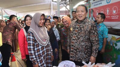 Gubernur Arinal Djunaidi Tinjau Pasar Murah Bersubsidi di Bandarlampung
