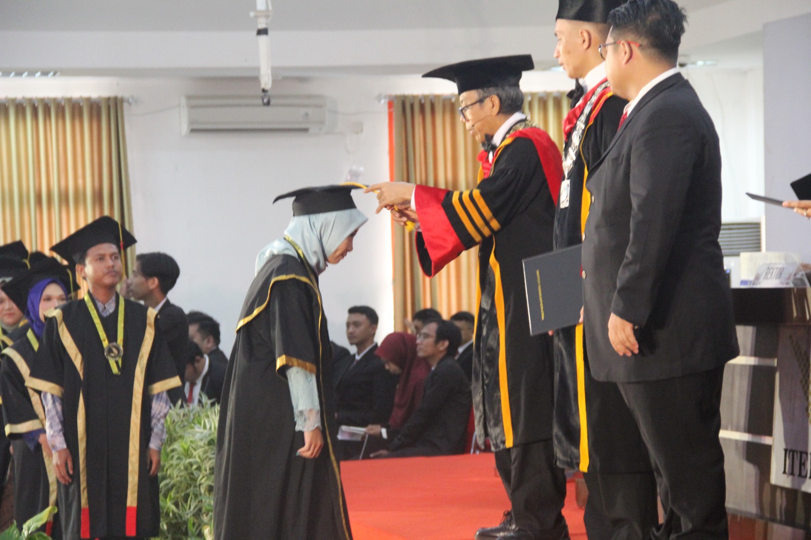 Wisuda ke-14, Rektor Itera Berharap Alumni Kreatif dan Inovatif Bangun Bangsa