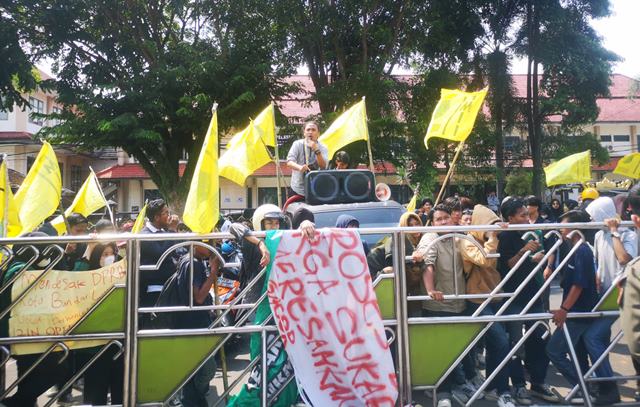 Aktivis PMII Tuntut Pemkot Bandarlampung Tutup BTS di Kecamatan Sukabumi