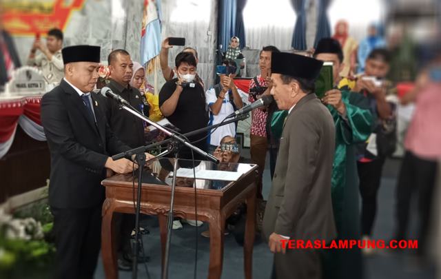 Farouk Danial Resmi Sebagai Anggota DPRD Lampung Utara