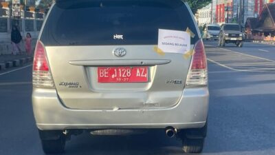 Inilah Penjelasan Pengemudi Mobil Dinas yang Viral Itu