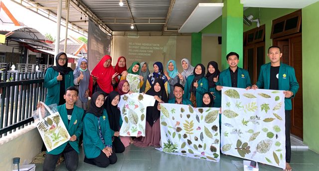 Batik ‘Ecoprint’  Sebagai Alternatif Peluang Usaha yang Ramah Lingkungan