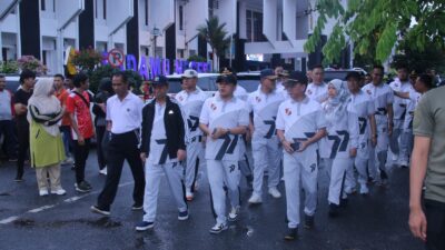 HUT ke-77 Lampura, Pemkab Gelar Jalan Sehat dan Senam Massal