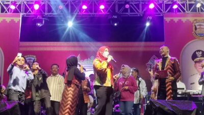 Walikota Eva Dwiana Hibur Pengunjung Bandarlampung Expo 2023