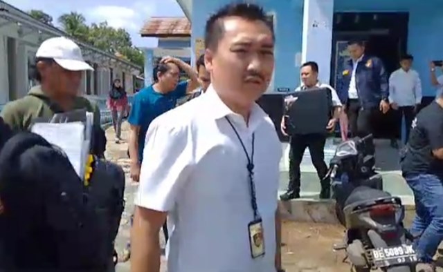 Soal Dugaan Penggelapan Gaji RT-LK, Polres Lampung Utara Geledah Kantor Kelurahan Kotaalam