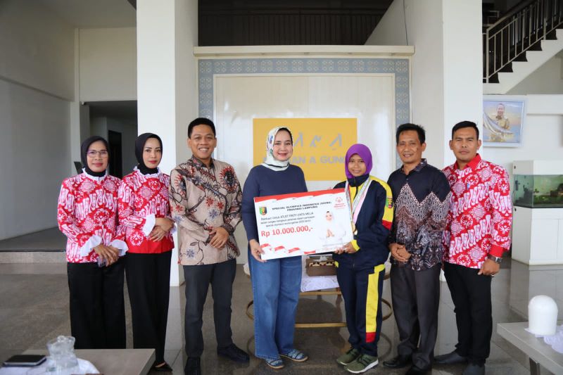 Riana Sari Arinal Lepas Atlet SO-Ina Yang Akan Bertanding di Berlin