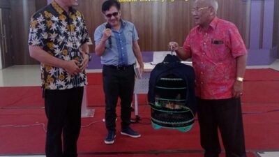 Perkutut dan Guru Besar