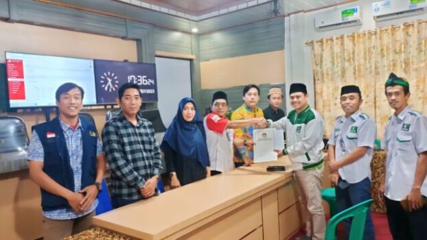 DPC PKB Lamteng Serahkan Berkas Perbaikan 50 Bacaleg