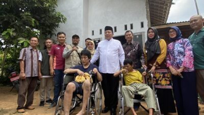 Gubernur Lampung Serahkan Bantuan Sembako dan Kursi Roda
