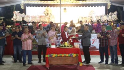 Bupati Nanang Ermanto Hadiri Acara Malam Puncak HUT Desa Pasuruan Ke-90 Tahun