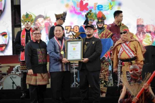 Gubernur Arinal Buka Karnaval Topeng 2023