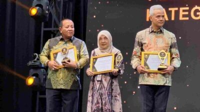 Gubernur Lampung Terima Penghargaan KUR 2023 dari Menko Perekonomian