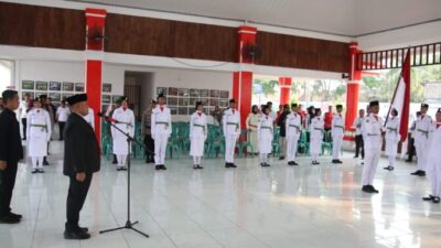 Bupati Nanang Ermanto Kukuhkan 31 Orang Anggota Paskibraka Pengibar Bendera Peringatan HUT RI ke-78