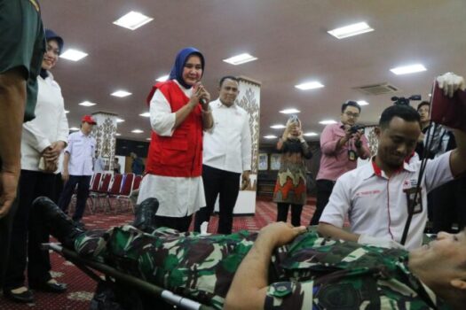 Ketua PMI Provinsi Lampung, Riana Sari Arinal Mengikuti Upacara Peringatan HUT ke-78 Palang Merah Indonesia dan Tinjau Kegiatan Donor Darah