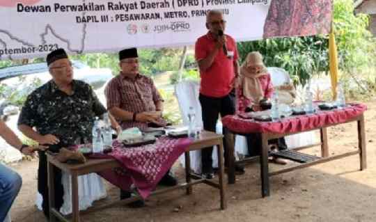 Watoni Noerdin Sosialisasikan Perda di Desa Wates Pesawaran