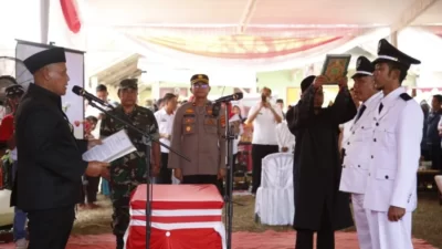 Bupati Lamsel Lantik Kades Bangun Sari dan Kades Wawasan