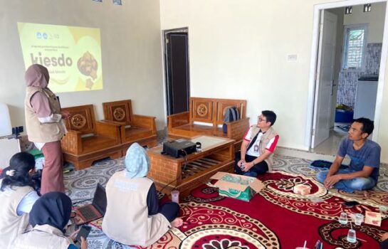 Kolaborasi dengan Dosen Ilmu Administrasi Bisnis Unila, Dosen Farmasi Itera Ajarkan Pengolahan dan Pemasaran Limbah Kelapa Jadi Kue