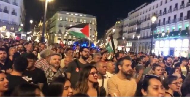Ratusan Warga Spanyol Unjuk Rasa Dukung Palestina