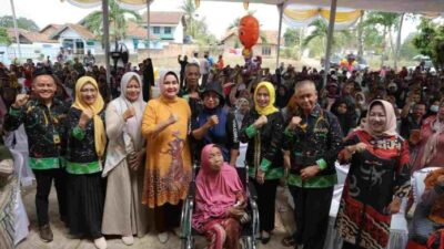Ketua LKKS Lampung Serahkan Bantuan Sembako dan Kursi Roda kepada Warga Lansia dan Disabilitas