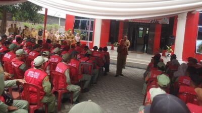 Walikota Eva Dwiana Minta Pamong Ajak Warganya Bersih-bersih agar tidak Kebanjiran