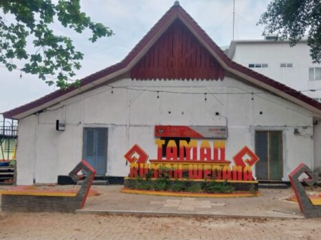 Jumat Berkah, Ela Nuryamah dan RSIA AMC Salurkan Bantuan untuk Cagar Budaya