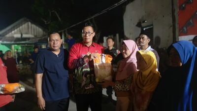 Walikota Eva Dwiana Beri Bantuan Beras kepada 170 Warga Terdampak Debu ‘Stockpile” di Kecamatan Bumi Waras