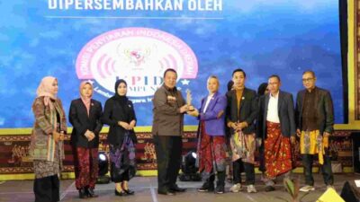 Gubernur Arinal Djunaidi Raih Anugerah KPID Lampung Award 2023