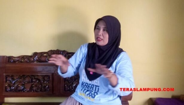 Cita-Cita Jadi Bidan Kandas, Sudarsih Justru Jadi “Bidan Bank Sampah”